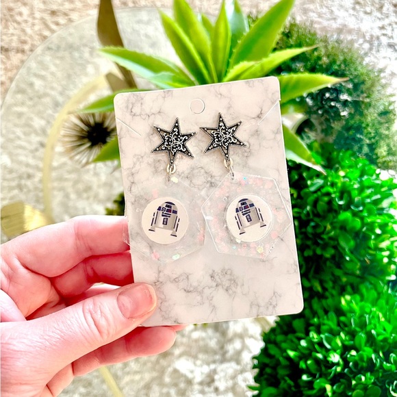 R2-D2 Acrylic Dangle Earrings - Picture 4 of 5